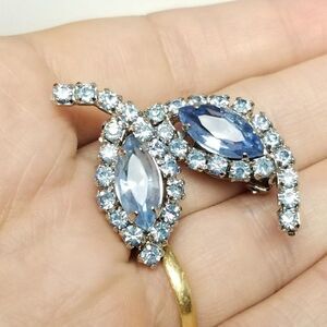 Vintage Blue Rhinestone Sparkly Clip On Earrings, Marquise Shape, 50s 60s Style